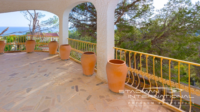 Renovatieproject met Zeezicht op een Toplocatie in Altea La Vella