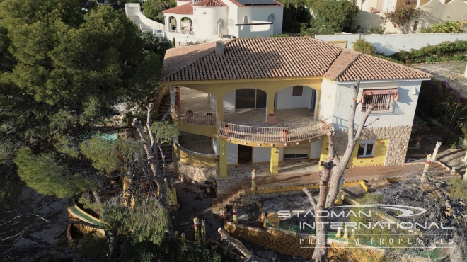 Renovatieproject met Zeezicht op een Toplocatie in Altea La Vella
