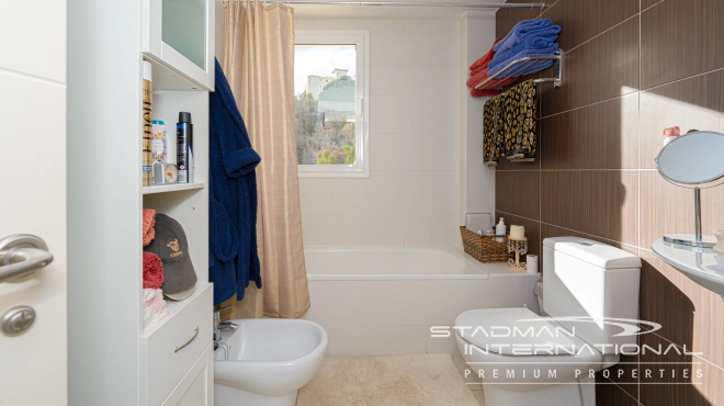 Ruim Appartement met Prachtig Zeezicht in Altea Hills