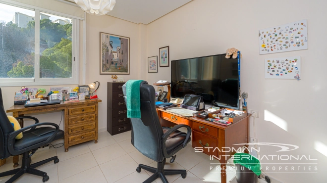 Ruim Appartement met Prachtig Zeezicht in Altea Hills