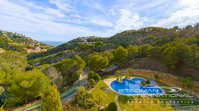 Ruim Appartement met Prachtig Zeezicht in Altea Hills