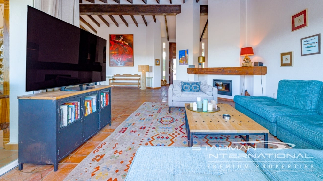 Klassevolle Gelijkvloerse Villa met Prachtig Zeezicht