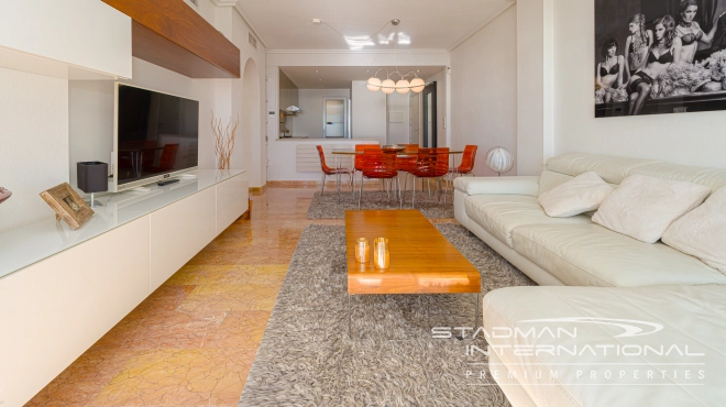 Mooi Appartement met Zeezicht en Ruim Terras aan het Strand