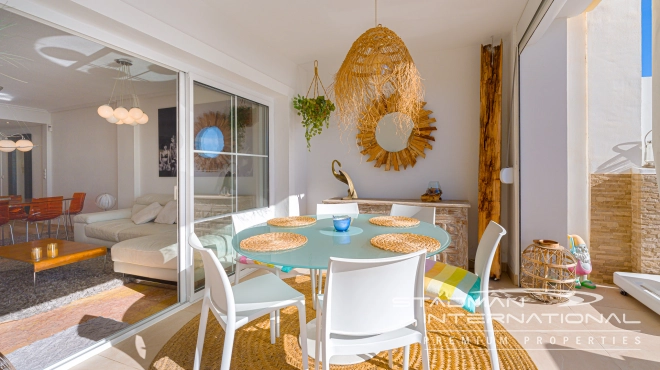 Mooi Appartement met Zeezicht en Ruim Terras aan het Strand