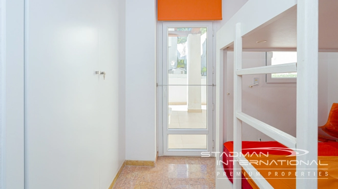 Mooi Appartement met Zeezicht en Ruim Terras aan het Strand