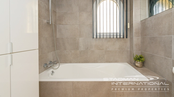 Mooi Appartement met Zeezicht en Ruim Terras aan het Strand