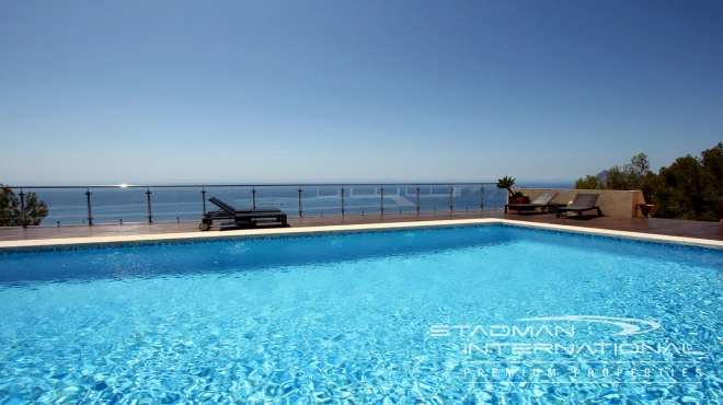 Ruim Luxe Appartement met Panoramisch Zeezicht in Altea Hills