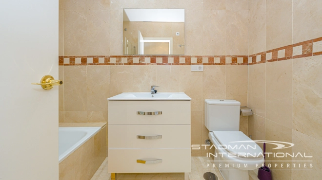 Ruim Luxe Appartement met Panoramisch Zeezicht in Altea Hills