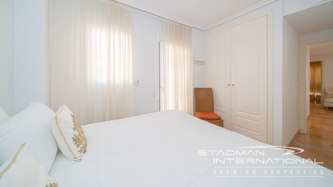 Appartement aan het Strand met Groot Terras en Zeezicht