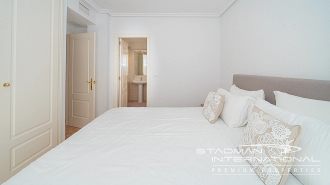 Appartement aan het Strand met Groot Terras en Zeezicht