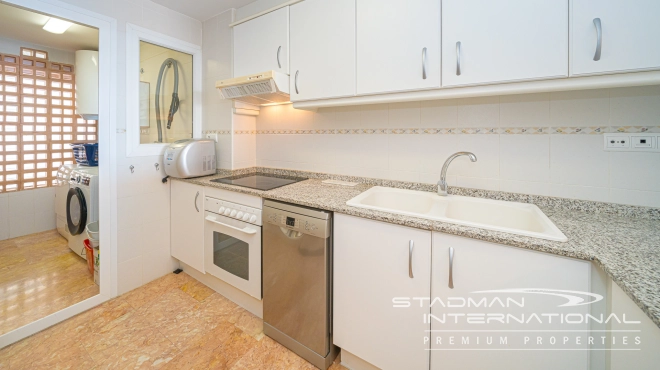 Appartement aan het Strand met Groot Terras en Zeezicht