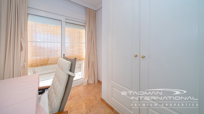 Appartement aan het Strand met Groot Terras en Zeezicht