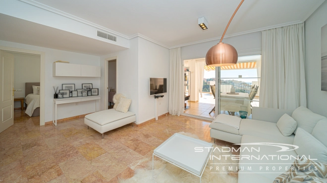 Appartement aan het Strand met Groot Terras en Zeezicht