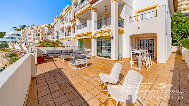 Appartement aan het Strand met Groot Terras en Zeezicht
