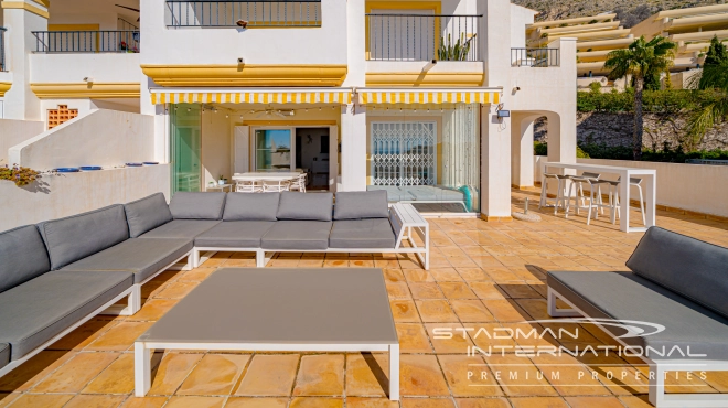 Appartement aan het Strand met Groot Terras en Zeezicht