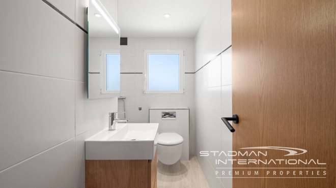 Volledig Gerenoveerde Villa met Prachtig Zeezicht