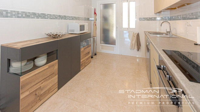 Ruim Hoekappartement met Prachtig Panoramisch Bergzicht