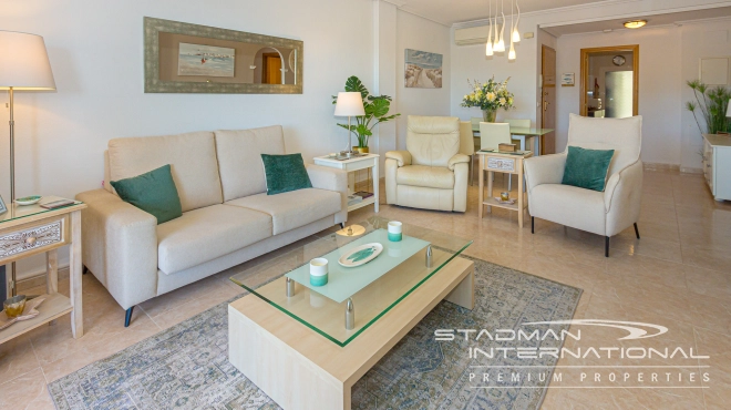 Ruim Hoekappartement met Prachtig Panoramisch Bergzicht