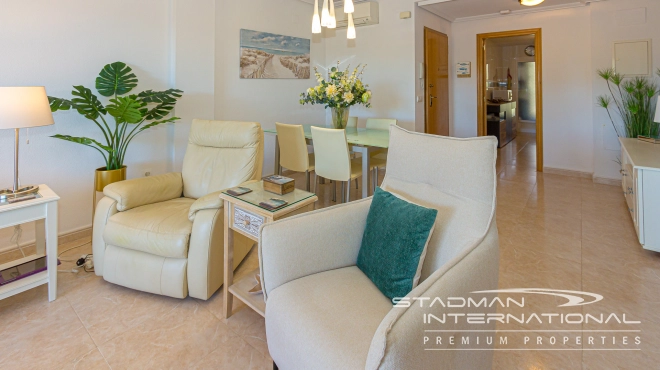 Ruim Hoekappartement met Prachtig Panoramisch Bergzicht