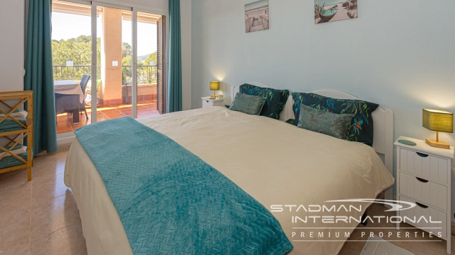 Ruim Hoekappartement met Prachtig Panoramisch Bergzicht