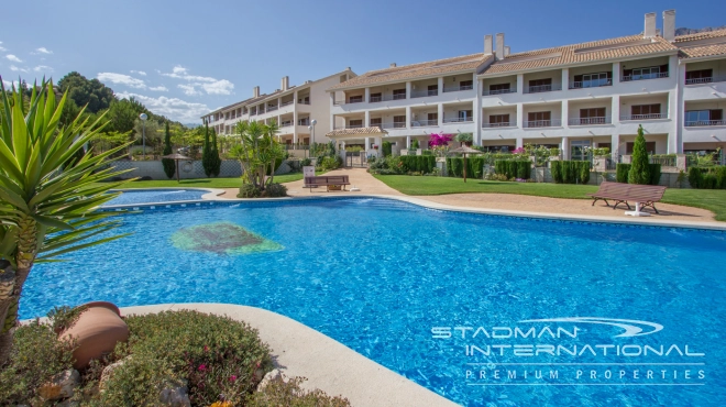 Ruim Hoekappartement met Prachtig Panoramisch Bergzicht