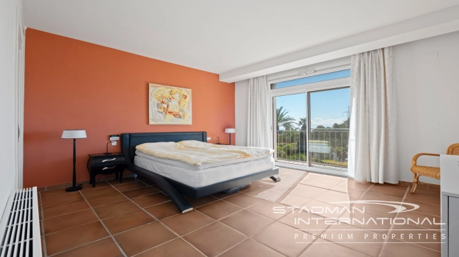 Grote Gezinswoning met Prachtig Zeezicht op een Toplocatie