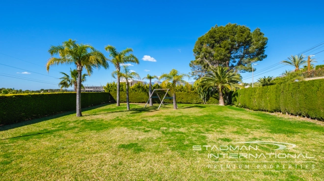 Grote Gezinswoning met Prachtig Zeezicht op een Toplocatie