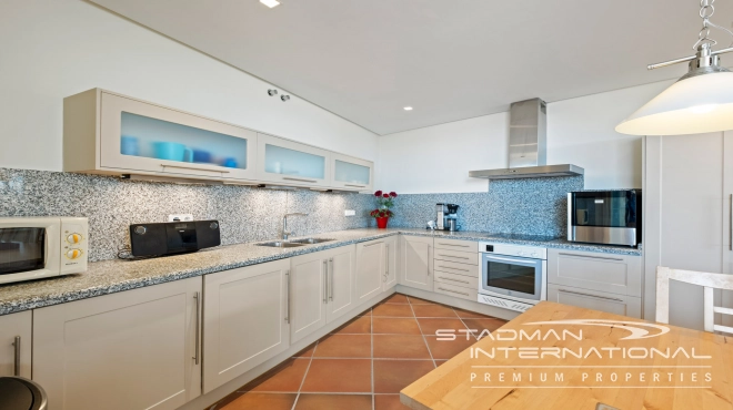 Grote Gezinswoning met Prachtig Zeezicht op een Toplocatie