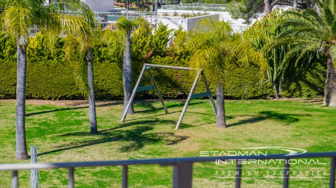 Grote Gezinswoning met Prachtig Zeezicht op een Toplocatie