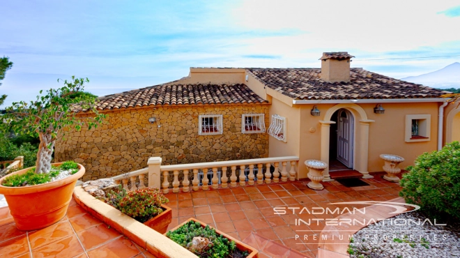 Elegante Mediterrane Villa met Panoramisch Zeezicht in Altea