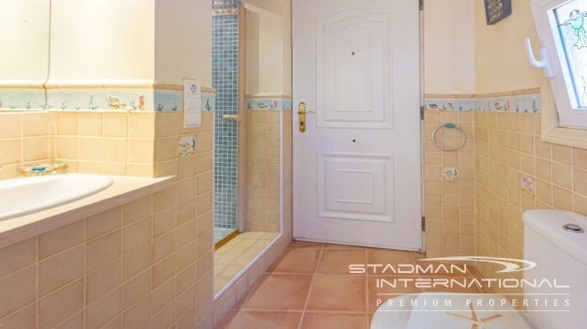 Elegante Mediterrane Villa met Panoramisch Zeezicht in Altea