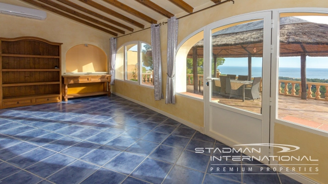 Elegante Mediterrane Villa met Panoramisch Zeezicht in Altea
