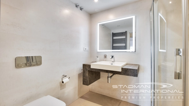 Half-Open Villa met Panoramisch Zeezicht in Altea Hills
