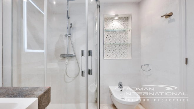 Half-Open Villa met Panoramisch Zeezicht in Altea Hills
