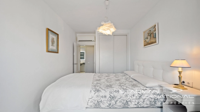 Half-Open Villa met Panoramisch Zeezicht in Altea Hills
