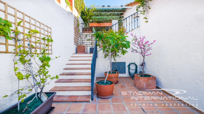 Half-Open Villa met Panoramisch Zeezicht in Altea Hills
