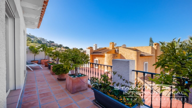 Half-Open Villa met Panoramisch Zeezicht in Altea Hills

