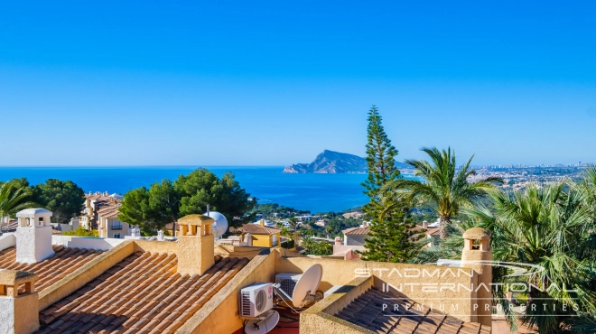 Half-Open Villa met Panoramisch Zeezicht in Altea Hills
