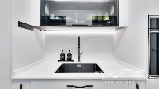 Half-Open Villa met Panoramisch Zeezicht in Altea Hills
