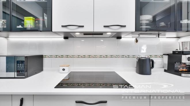 Half-Open Villa met Panoramisch Zeezicht in Altea Hills
