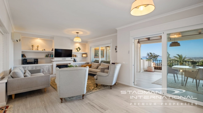 Half-Open Villa met Panoramisch Zeezicht in Altea Hills
