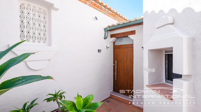 Half-Open Villa met Panoramisch Zeezicht in Altea Hills
