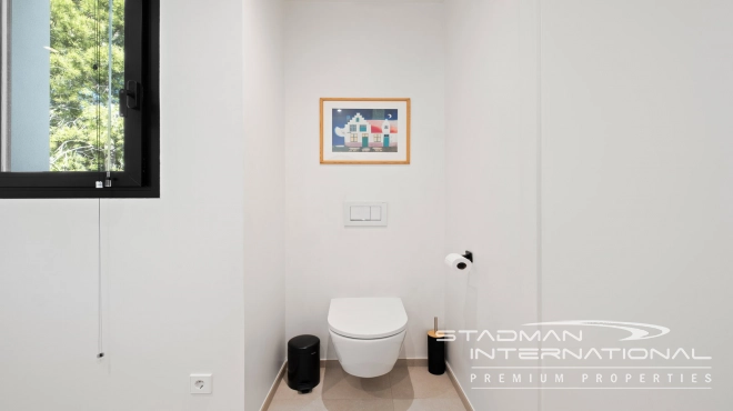 Moderne Nieuwbouwvilla met Zeezicht op een Vlak Perceel