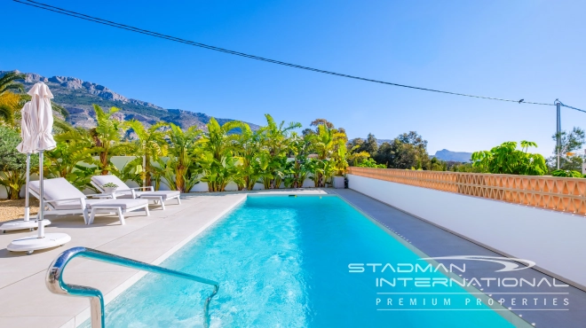 Moderne Nieuwbouwvilla met Zeezicht op een Vlak Perceel