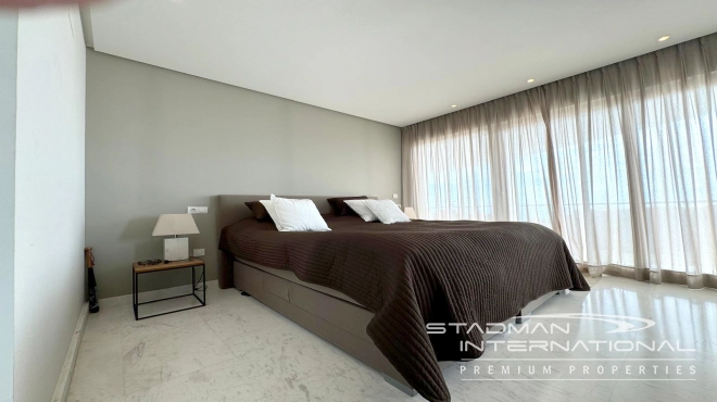 Exceptional Corner Apartment with Panoramic Sea Views