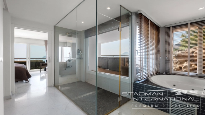 Exklusive Eckwohnung mit Panoramablick auf das Meer