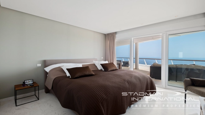 Exklusive Eckwohnung mit Panoramablick auf das Meer