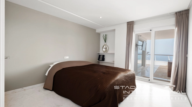 Exklusive Eckwohnung mit Panoramablick auf das Meer