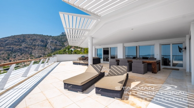 Exklusive Eckwohnung mit Panoramablick auf das Meer