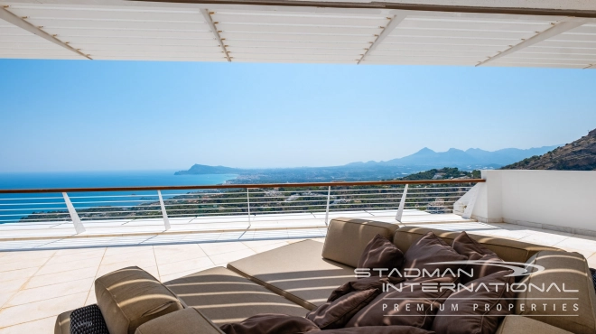 Exklusive Eckwohnung mit Panoramablick auf das Meer